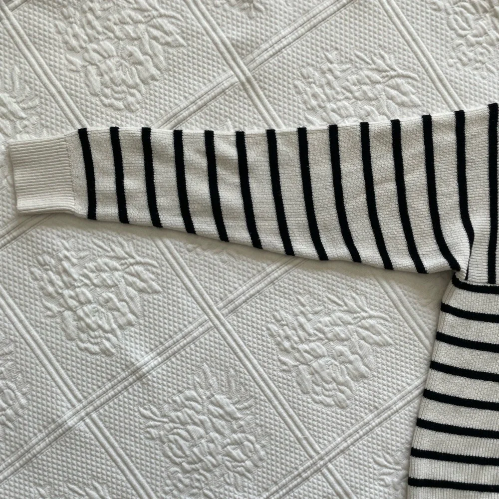 Banana Republic Crewneck Ribbed Striped Sweater Merino Wool Blend Cream Black M - Picture 7 of 14
